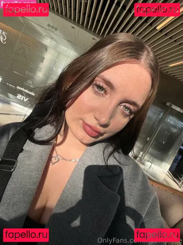 Naomi Nyke Onlyfans Photo Gallery 