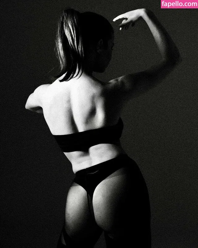 Violetta Komyshan Onlyfans Photo Gallery 