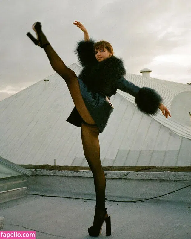 Violetta Komyshan Onlyfans Photo Gallery 