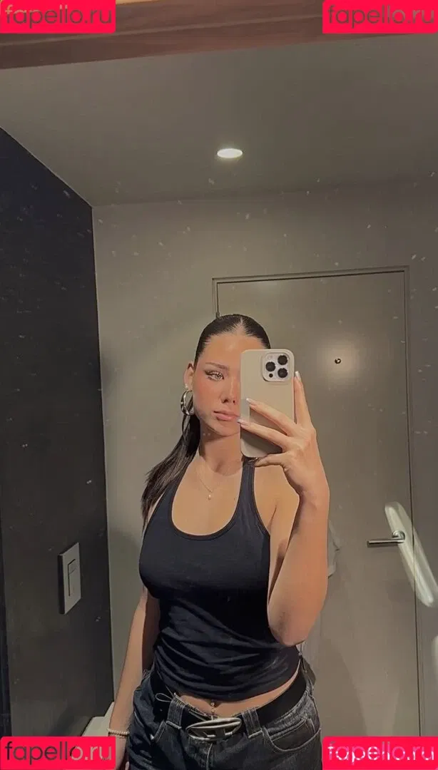 Mthlara Onlyfans Photo Gallery 