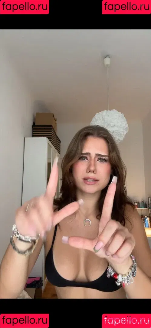 Mthlara Onlyfans Photo Gallery 