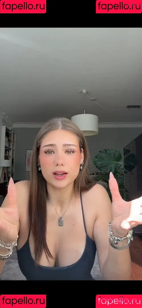 Mthlara Onlyfans Photo Gallery 