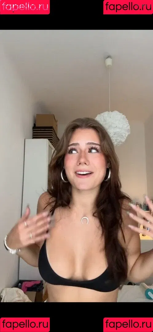 Mthlara Onlyfans Photo Gallery 
