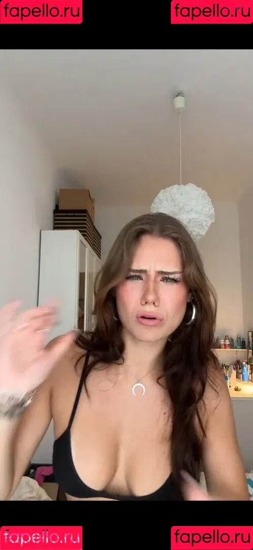 Mthlara Onlyfans Photo Gallery 