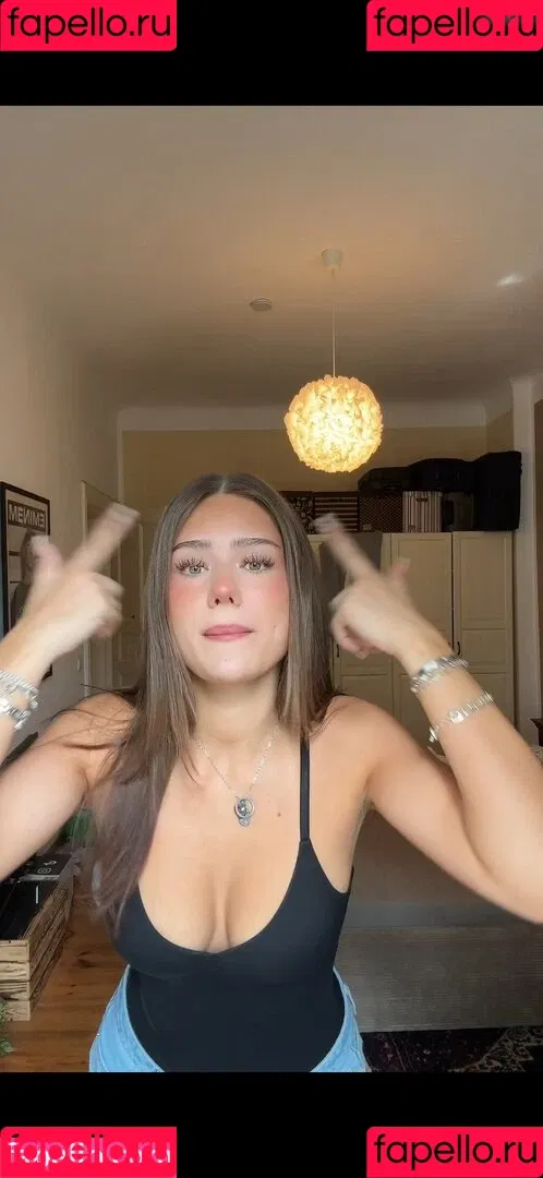 Mthlara Onlyfans Photo Gallery 