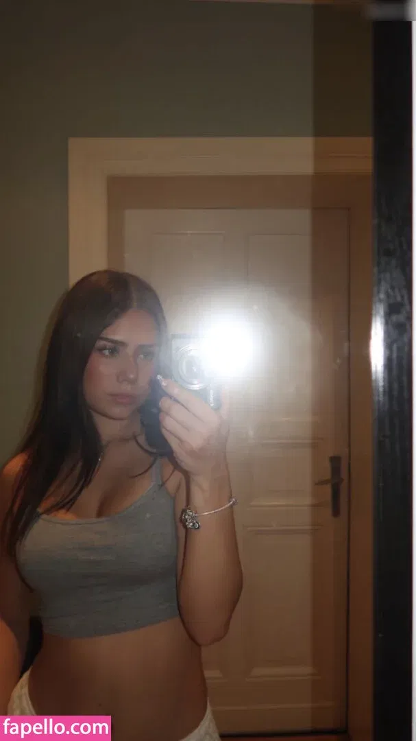 Mthlara Onlyfans Photo Gallery 