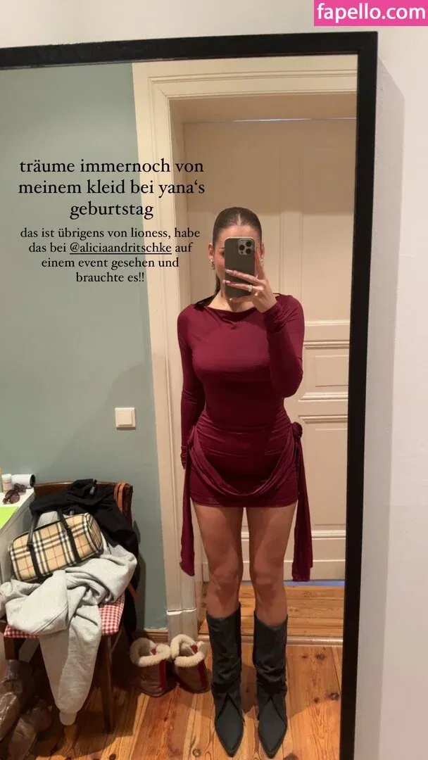 Mthlara Onlyfans Photo Gallery 