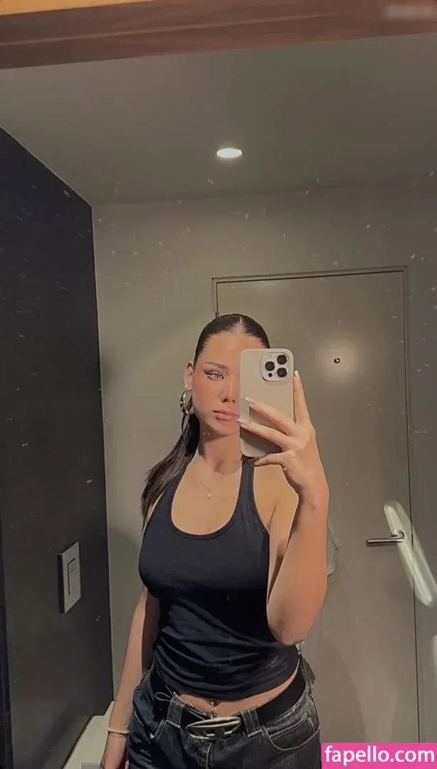 Mthlara Onlyfans Photo Gallery 