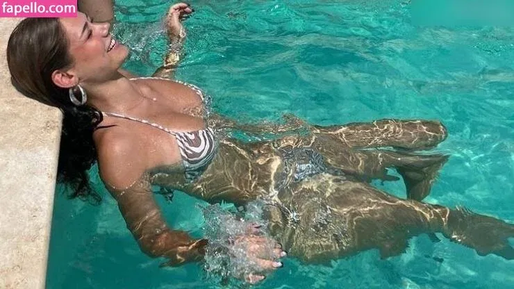 Mthlara Onlyfans Photo Gallery 