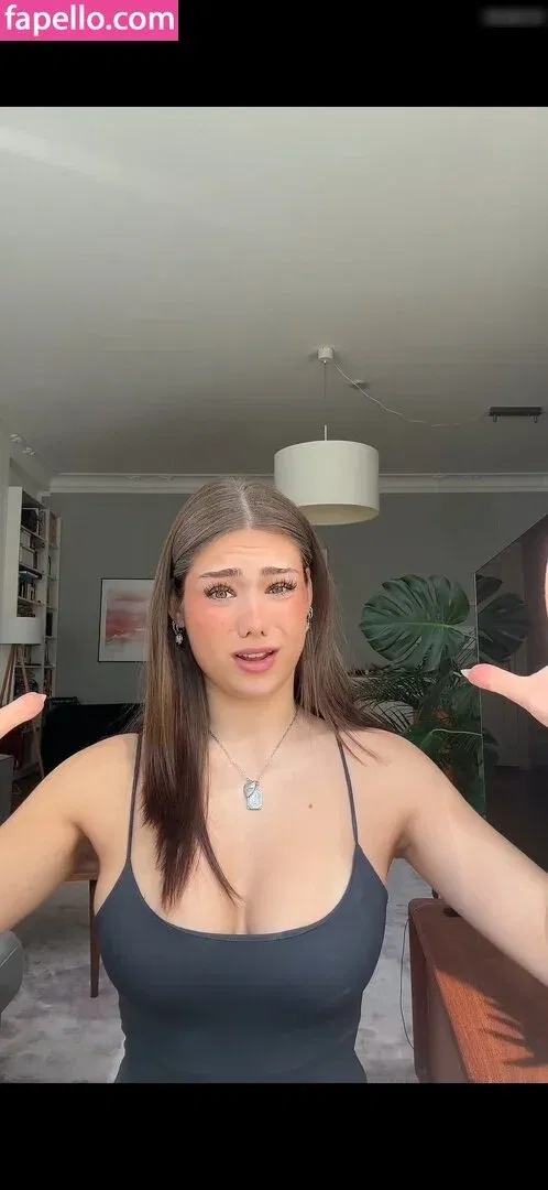 Mthlara Onlyfans Photo Gallery 