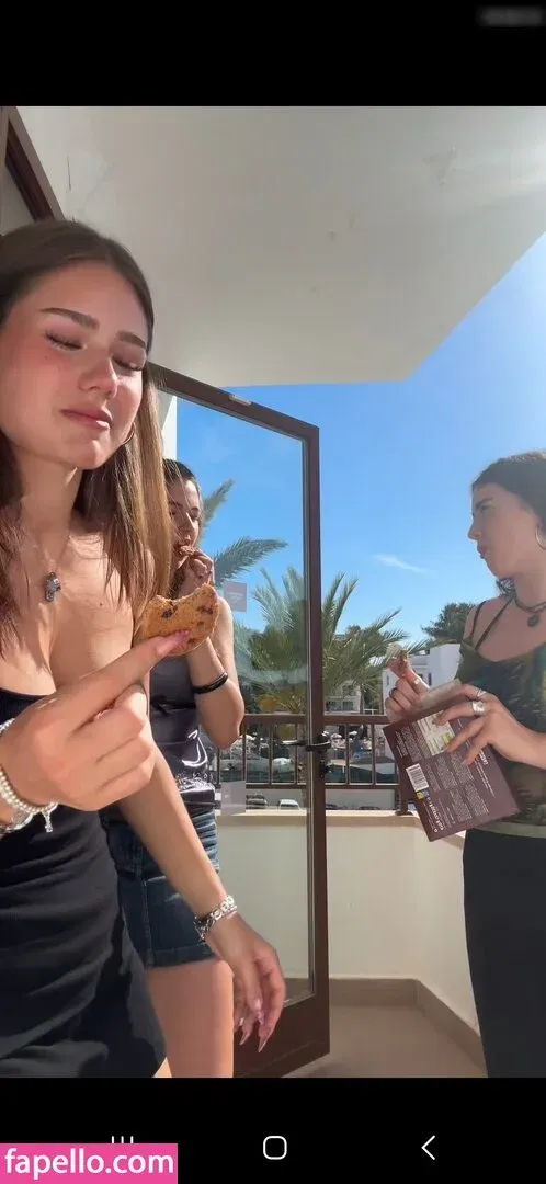 Mthlara Onlyfans Photo Gallery 