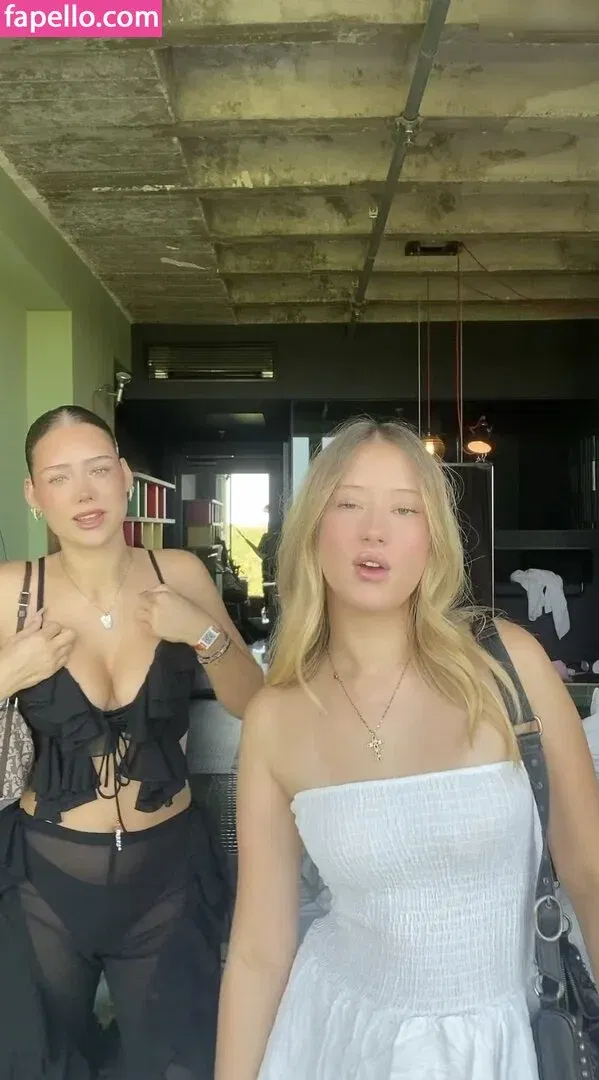 Mthlara Onlyfans Photo Gallery 