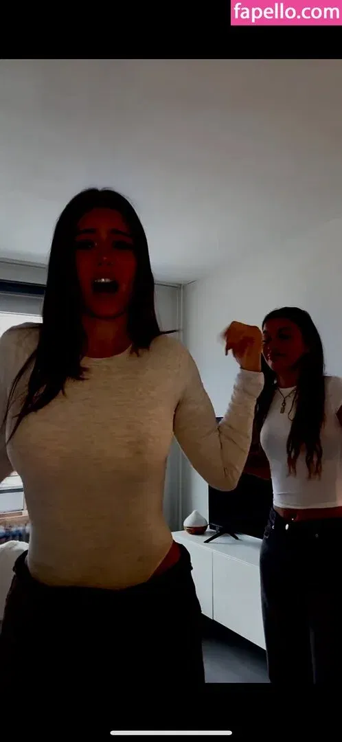 Mthlara Onlyfans Photo Gallery 