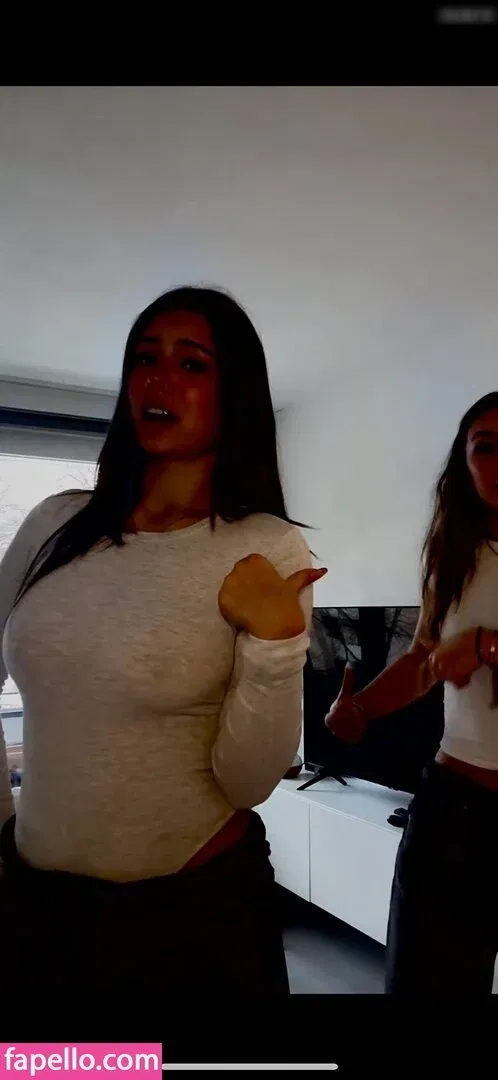 Mthlara Onlyfans Photo Gallery 