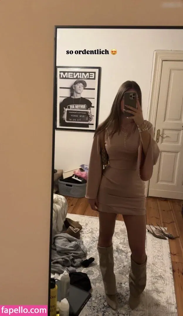 Mthlara Onlyfans Photo Gallery 