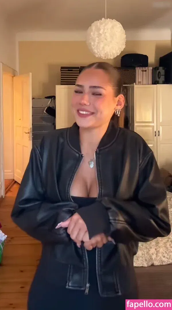 Mthlara Onlyfans Photo Gallery 