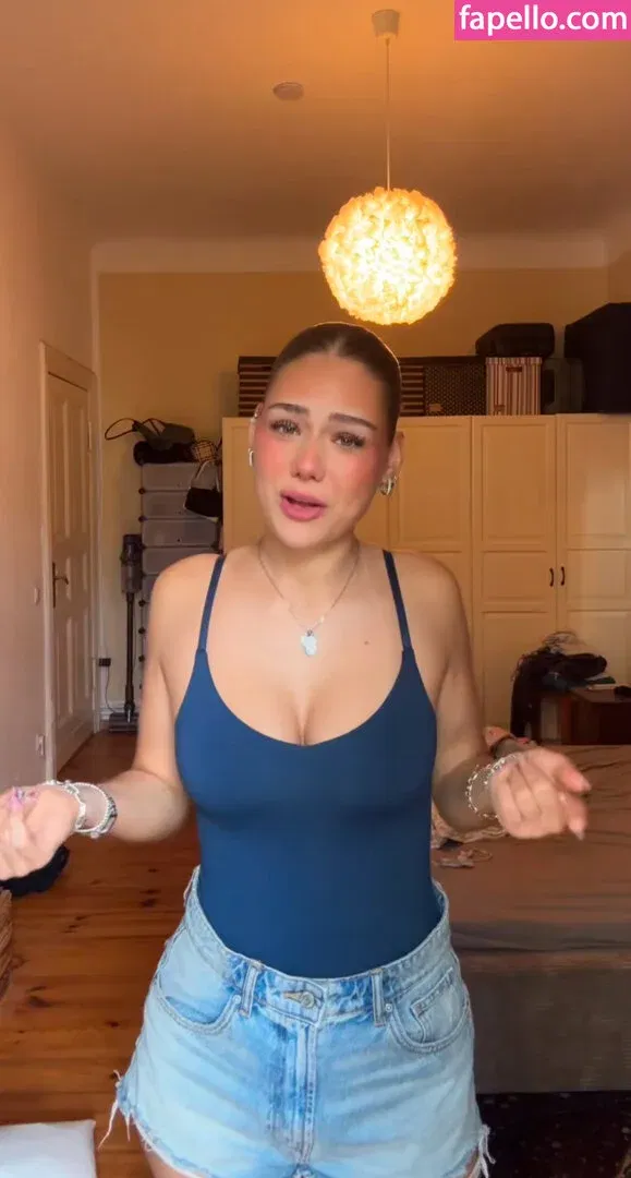 Mthlara Onlyfans Photo Gallery 