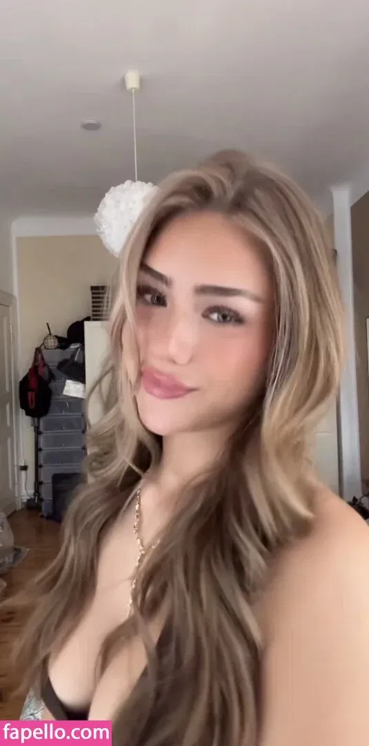 Mthlara Onlyfans Photo Gallery 