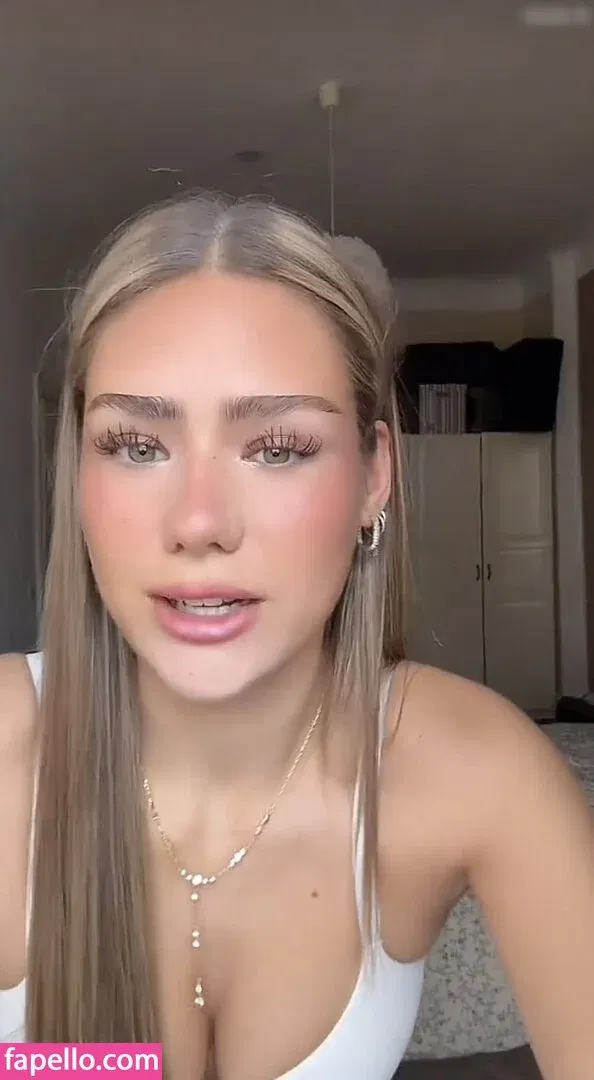 Mthlara Onlyfans Photo Gallery 