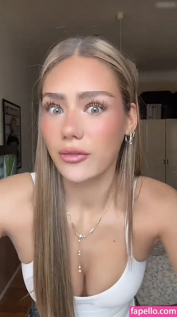 Mthlara Onlyfans Photo Gallery 