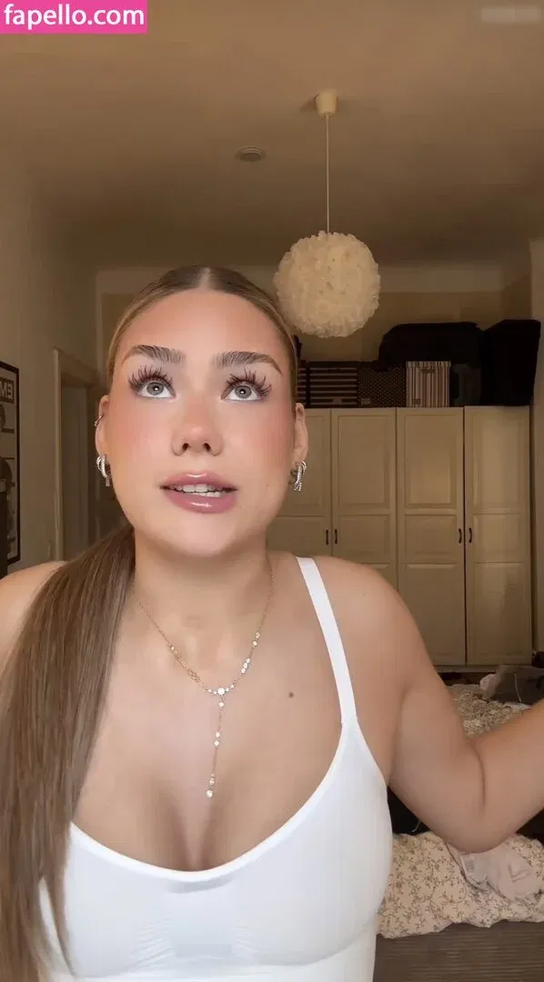 Mthlara Onlyfans Photo Gallery 