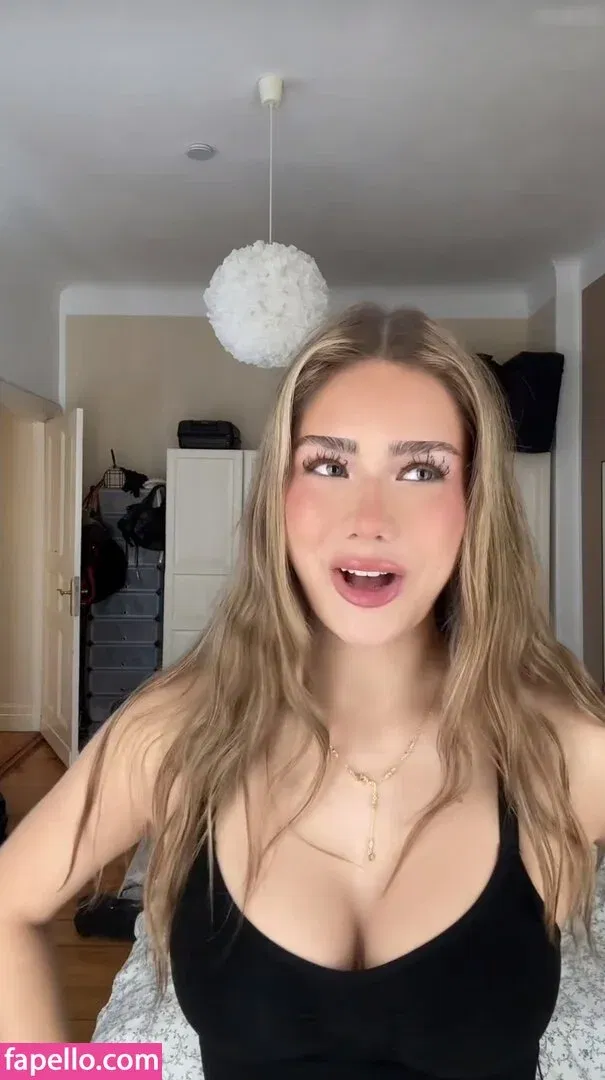 Mthlara Onlyfans Photo Gallery 