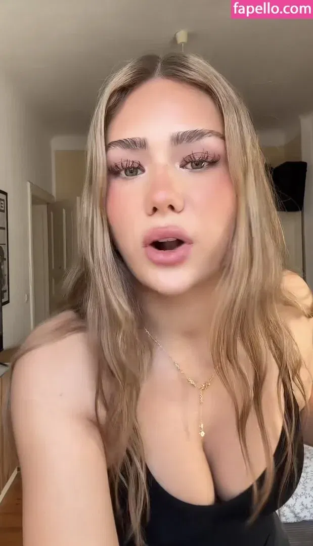 Mthlara Onlyfans Photo Gallery 