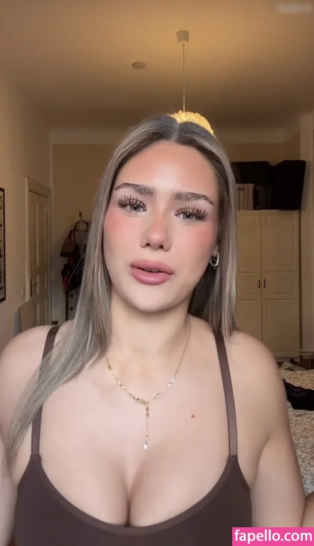 Mthlara Onlyfans Photo Gallery 