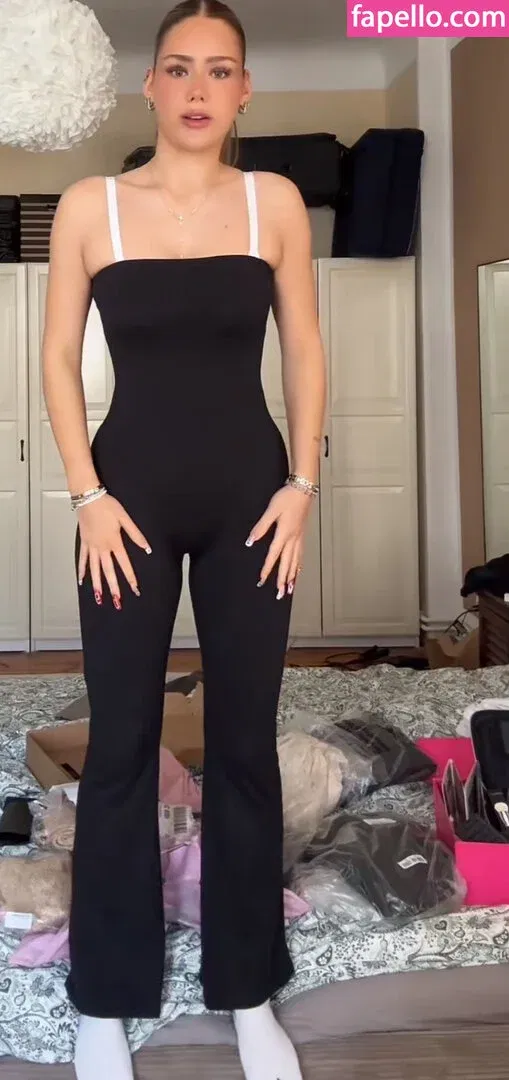 Mthlara Onlyfans Photo Gallery 