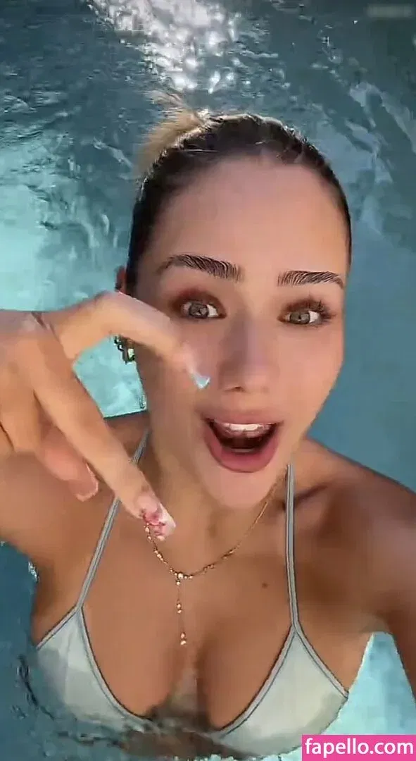 Mthlara Onlyfans Photo Gallery 