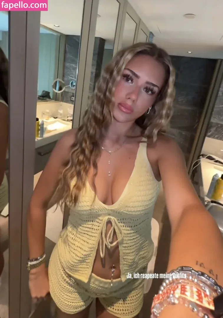 Mthlara Onlyfans Photo Gallery 