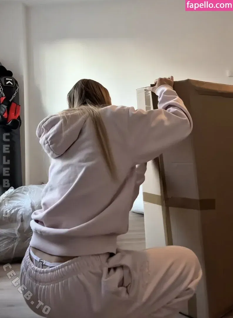 Mthlara Onlyfans Photo Gallery 