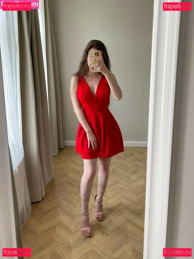 Lioness in the Rain Onlyfans Photo Gallery 