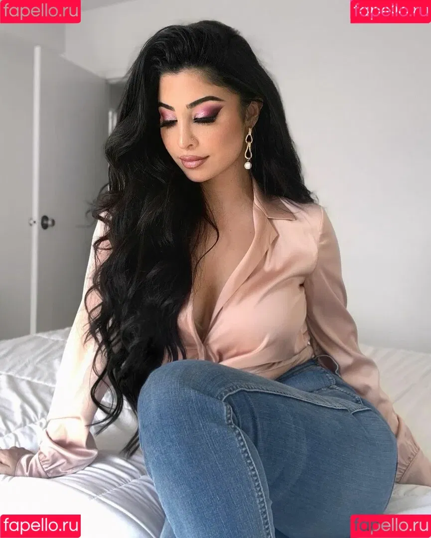 Elwa Saleh Onlyfans Photo Gallery 