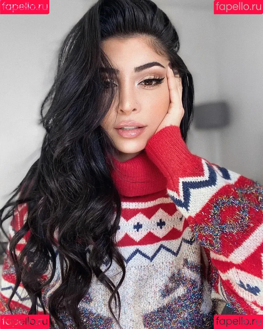 Elwa Saleh Onlyfans Photo Gallery 