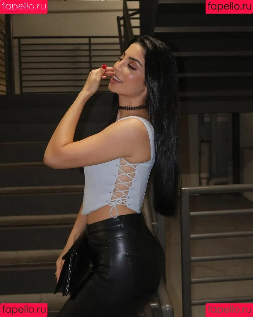 Elwa Saleh Onlyfans Photo Gallery 