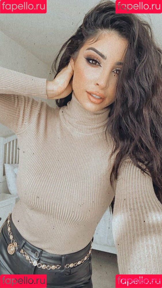 Elwa Saleh Onlyfans Photo Gallery 