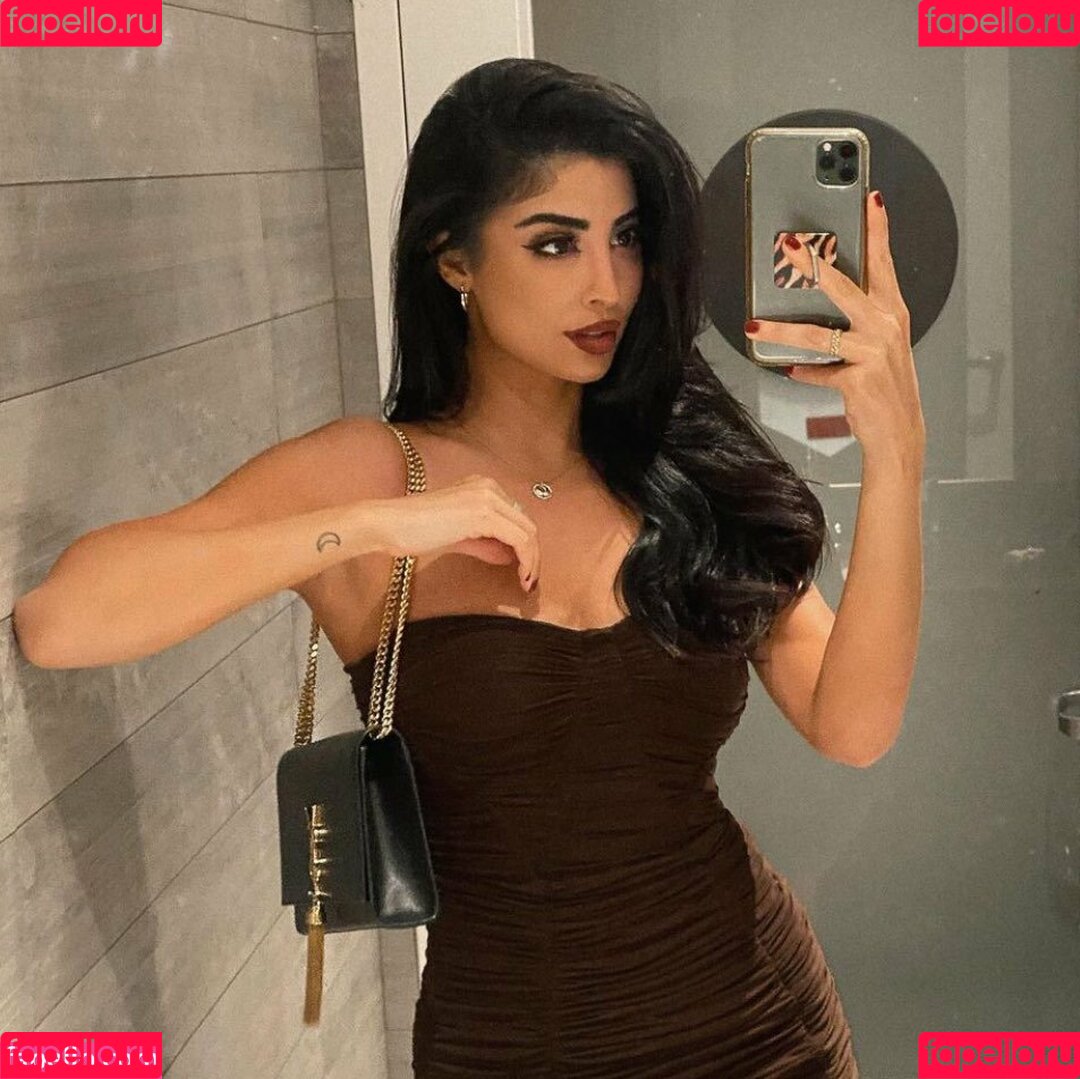 Elwa Saleh Onlyfans Photo Gallery 