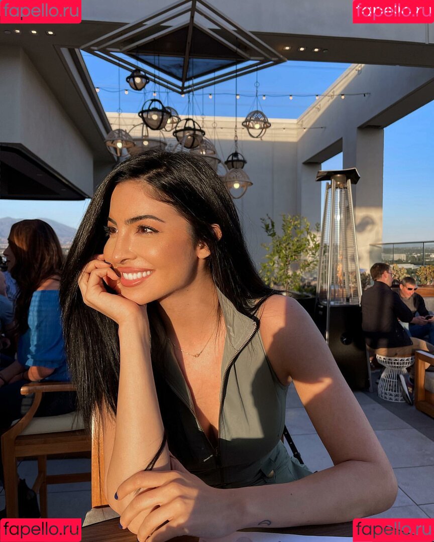 Elwa Saleh Onlyfans Photo Gallery 