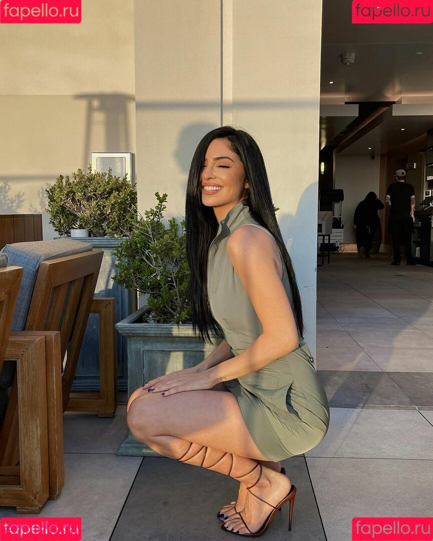 Elwa Saleh Onlyfans Photo Gallery 