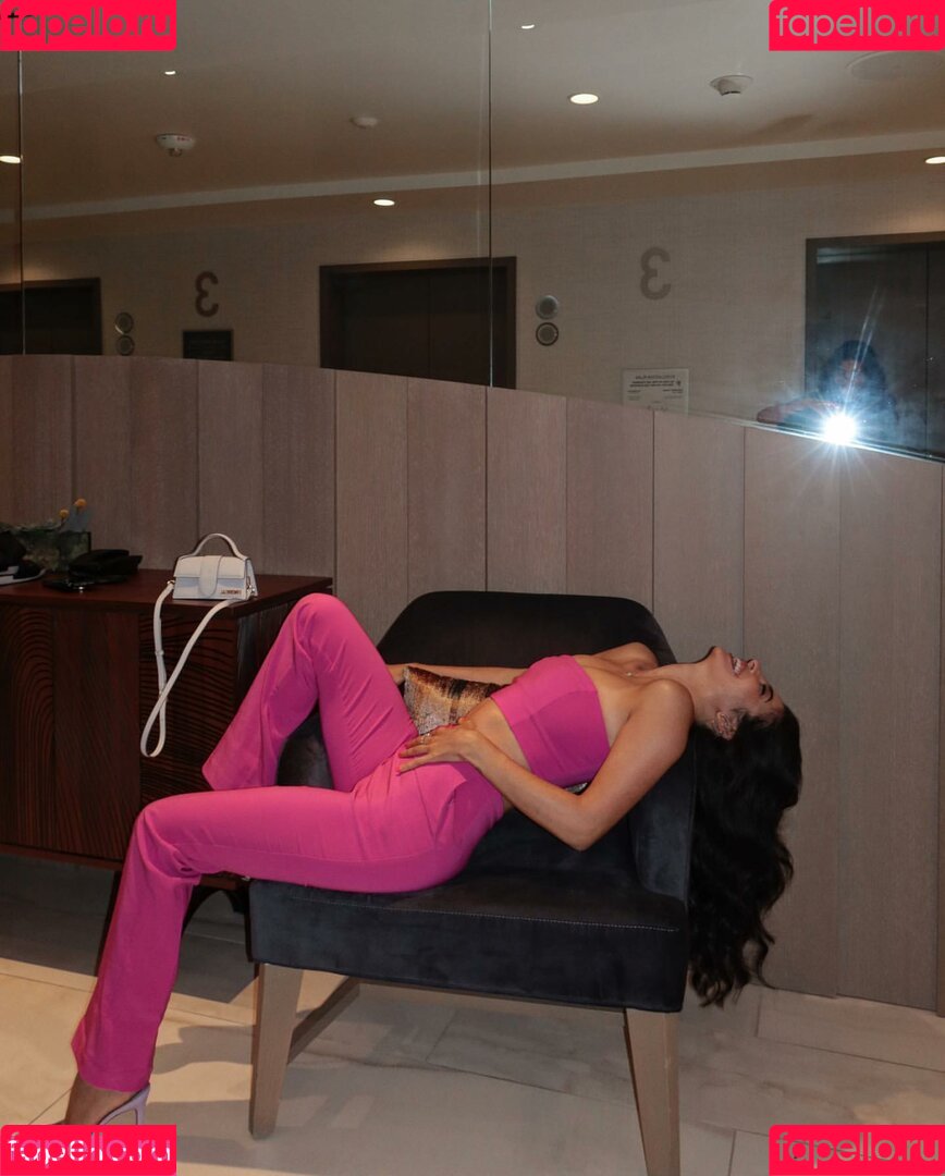 Elwa Saleh Onlyfans Photo Gallery 