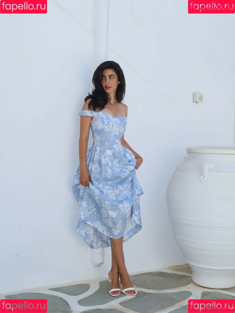 Elwa Saleh Onlyfans Photo Gallery 