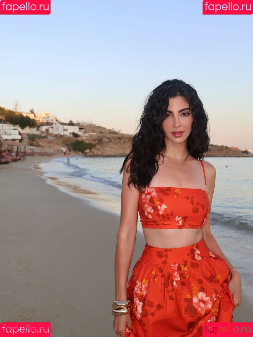 Elwa Saleh Onlyfans Photo Gallery 