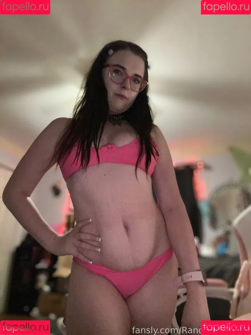 RandomJocelyn Onlyfans Photo Gallery 