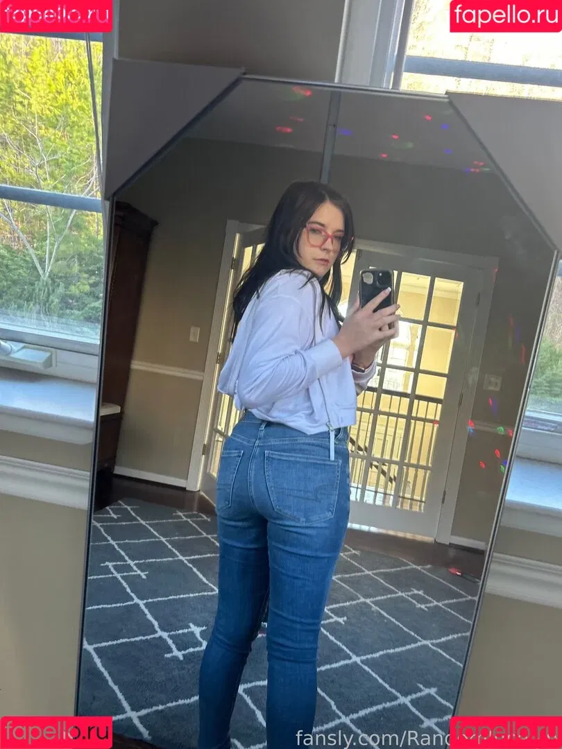 RandomJocelyn Onlyfans Photo Gallery 