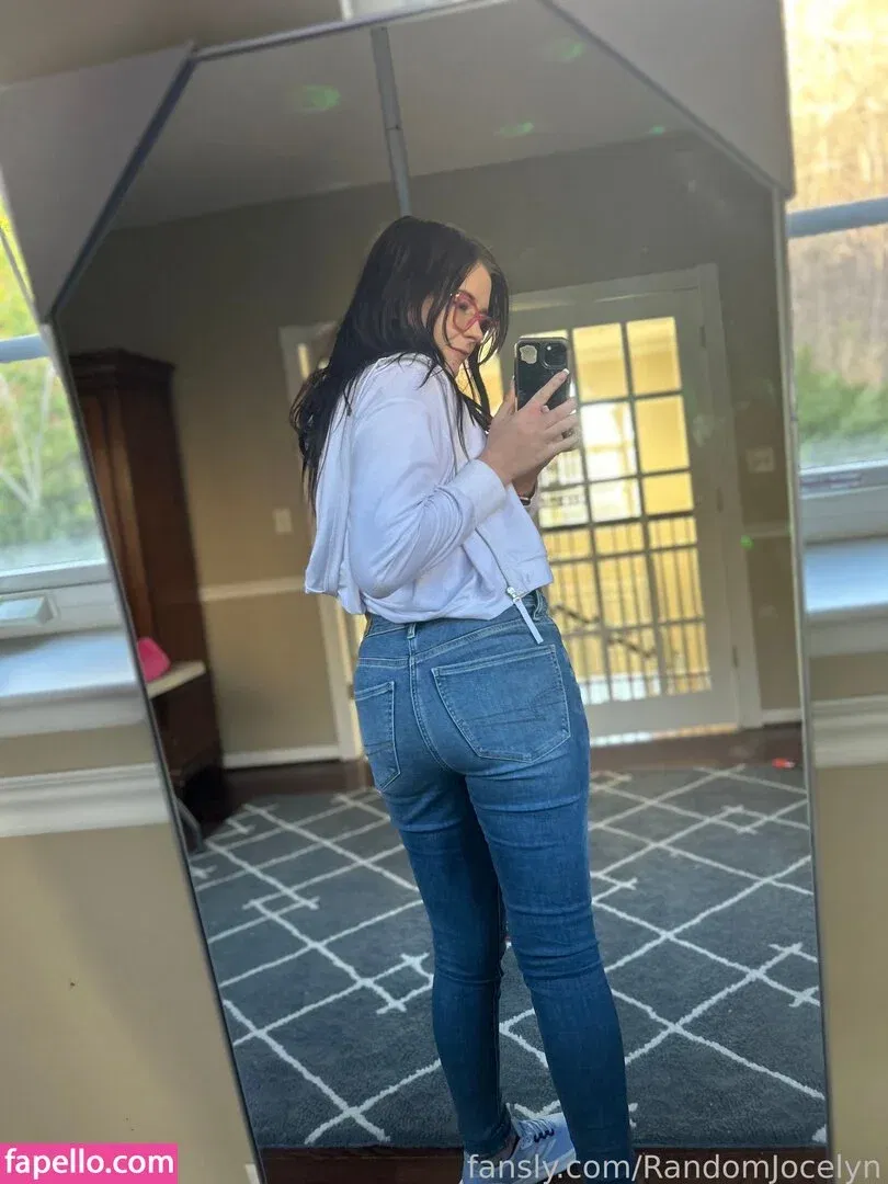 RandomJocelyn Onlyfans Photo Gallery 