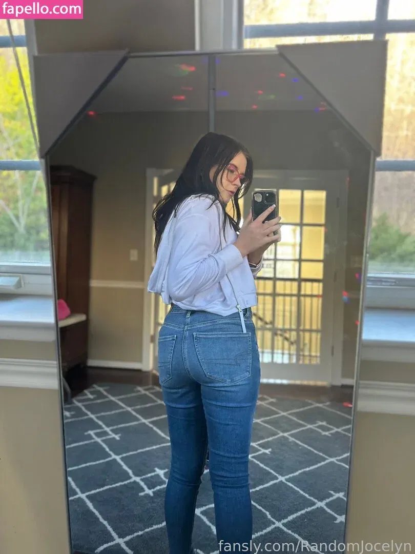 RandomJocelyn Onlyfans Photo Gallery 