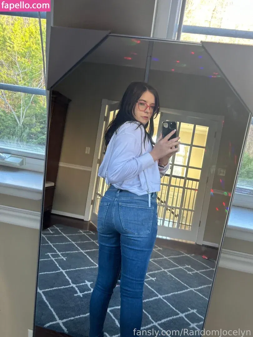 RandomJocelyn Onlyfans Photo Gallery 