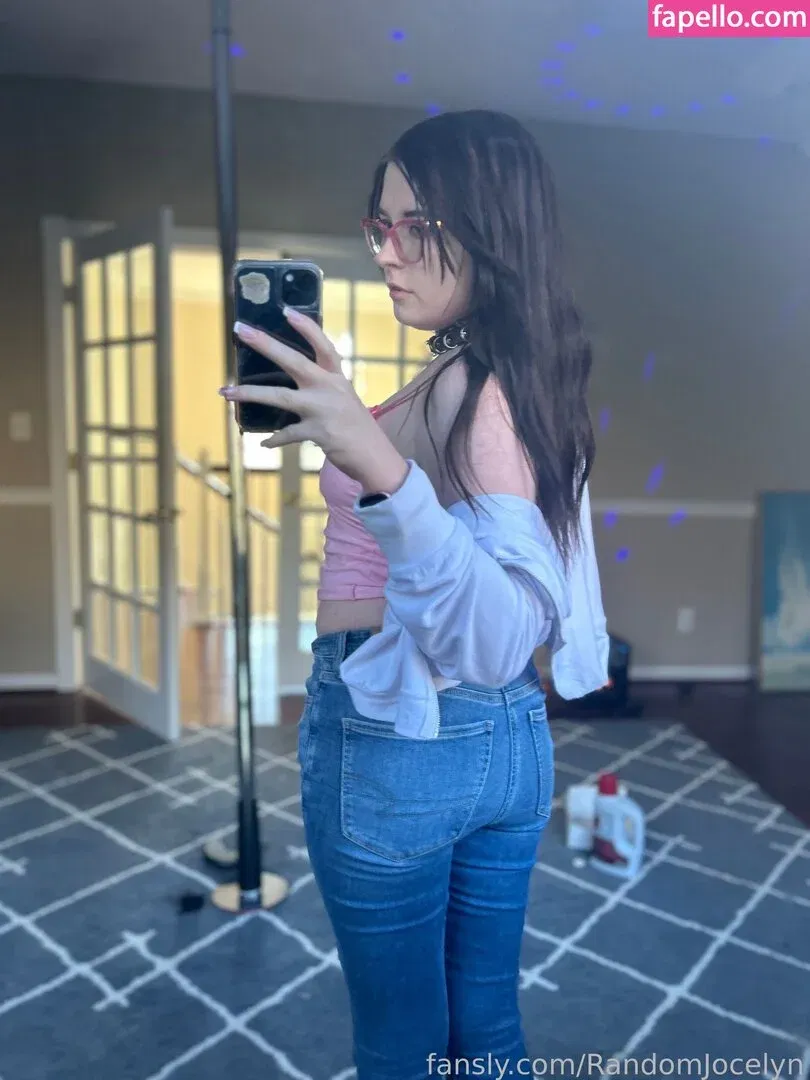 RandomJocelyn Onlyfans Photo Gallery 