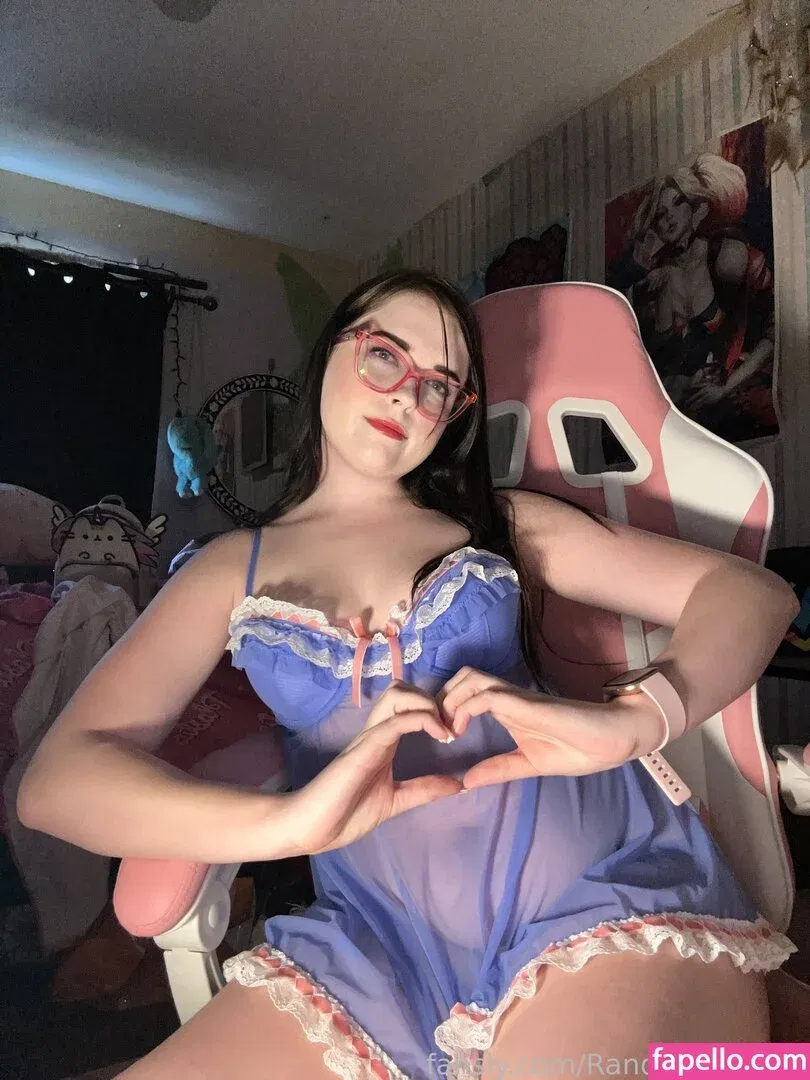 RandomJocelyn Onlyfans Photo Gallery 